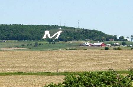 Wisconsin-Platteville-Worlds-Biggest-M-01.jpg