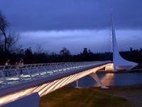 Sundial Bridge at night