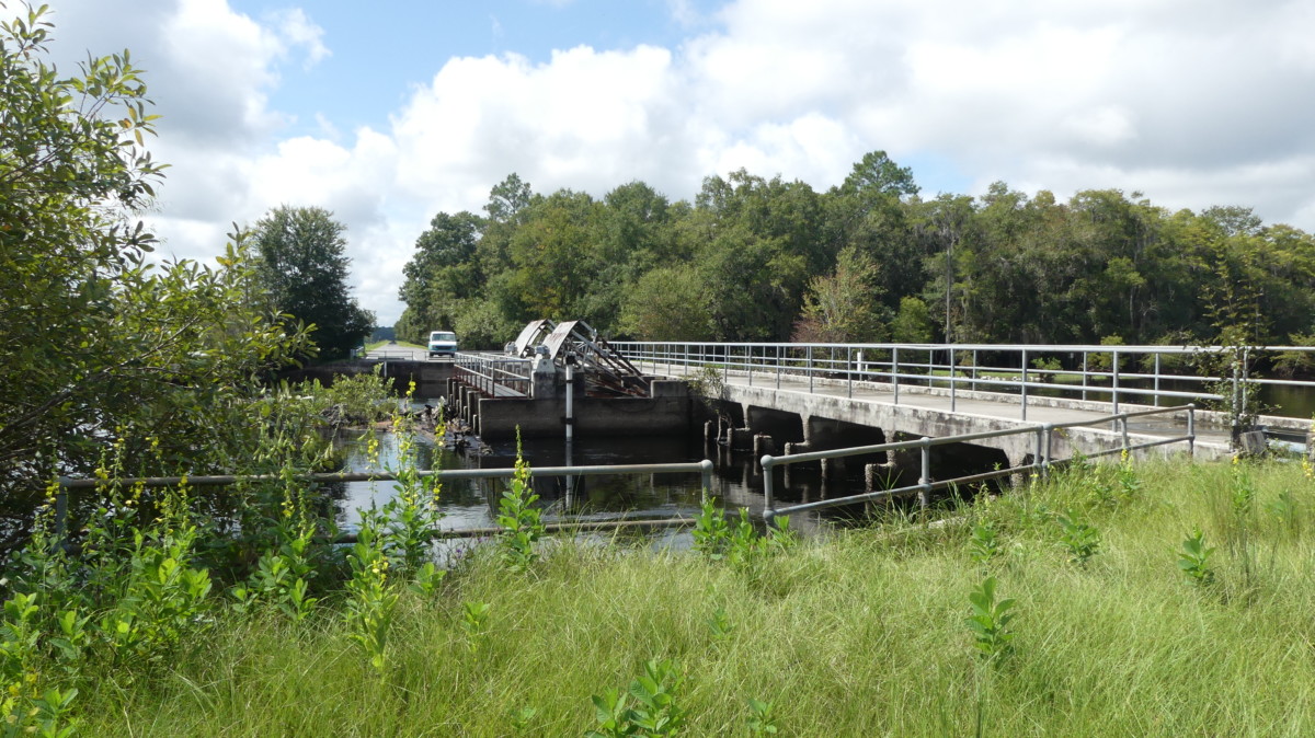 Dam at endo of Sill
