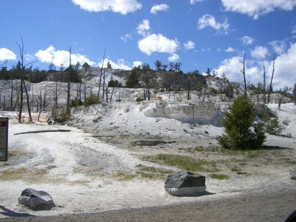 The moon-like landscape in Yellowstone