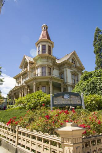 wandering downtown Astoria, OR on foot