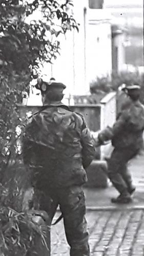 Two Soldiers at Corner port