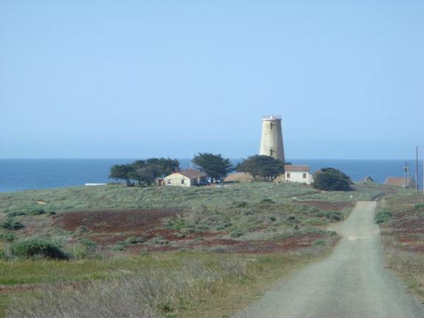 Normally the Piedras Blancas lighthouse is off limits, but as of January 2008 they started doing tours 3 times a week. We were lucky enough to catch the Thursday morning tour and got to go in! This was our lucky day.