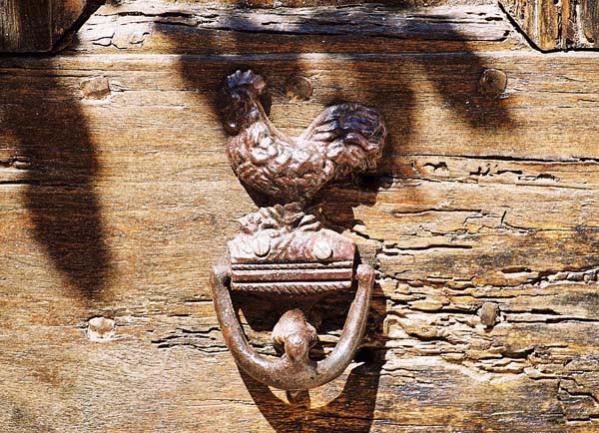 Door knocker - just look at the age of that wood