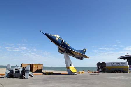 16_USS_Lexington