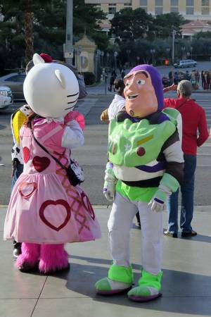 18_Buzz_and_Friend