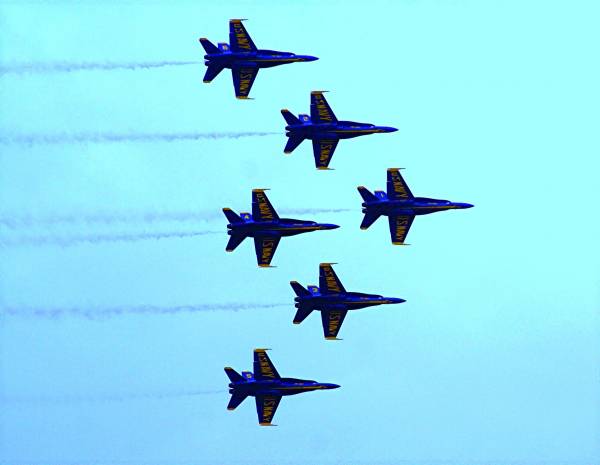 High-flying Blue Angels