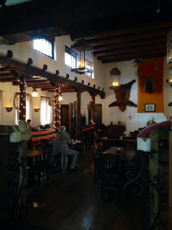 Inside Frankie's