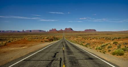 Road to Monument Valley
