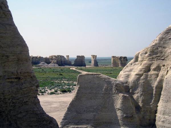 Monument Rock (Chalk Pyramids) in Kansas