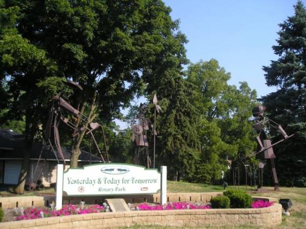 Workers Sculpture in Munster, IN