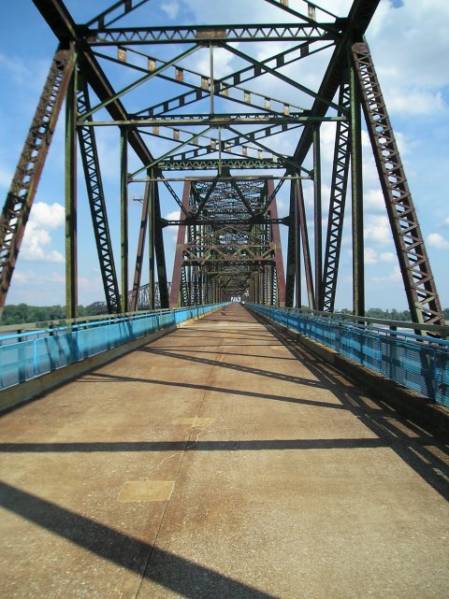 Old Chain of Rocks Bridge