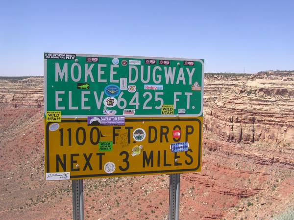 Mokee Dugway Sign
