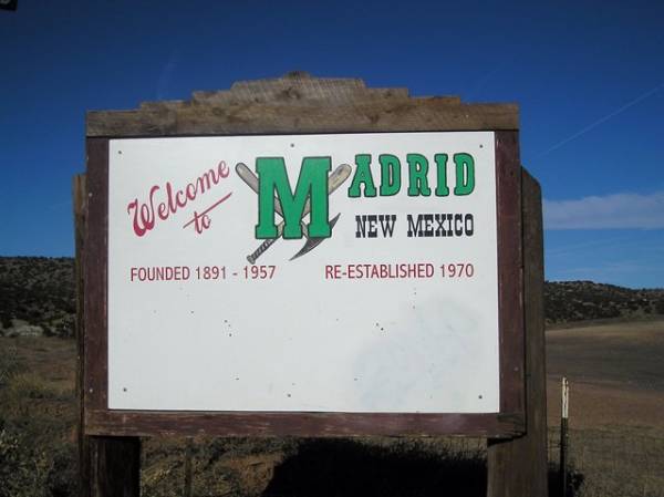 Welcome to Madrid Sign