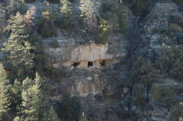 Cliff dwelling at Walnut Canyon