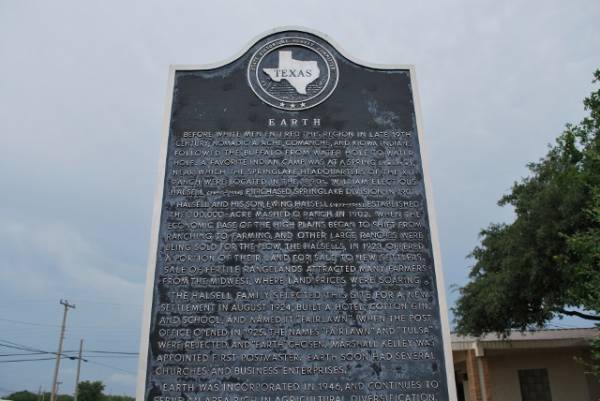 Informational Plaque in Earth, Texas