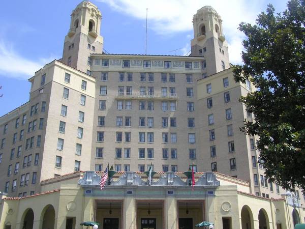 Arlington Hotel