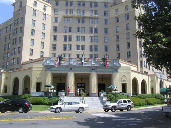 Arlington Hotel Entrance