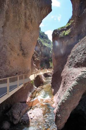 cliff trail