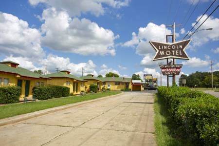Lincoln Motel, Chandler