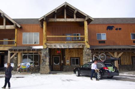Three Bear Lodge, West Yellowstoneg
