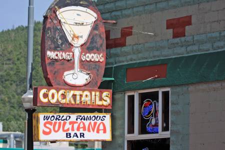 bar