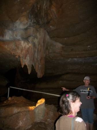 Bluff Dwellers Cavern