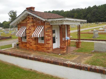 14-Nadine_s_Mausoleum
