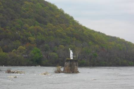 14_-_Statue_of_Liberty_in_Susquehanna_River