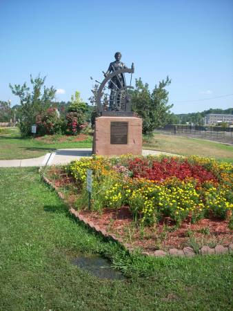 Mark Twain Statue on the Riverfront