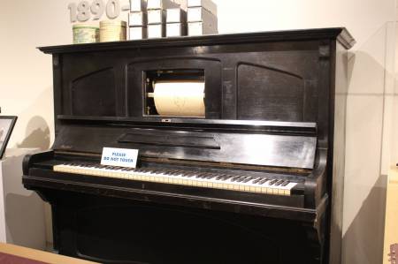 Player piano - early 1900s
