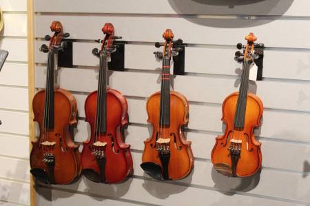 Cromera violins in 4 sizes