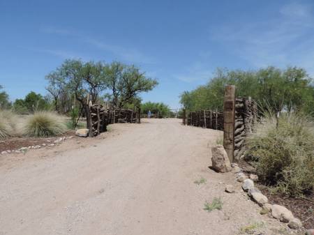 Las Lagunas entrance