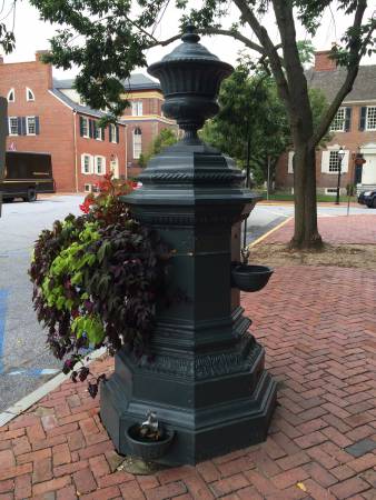 New Castle fountain