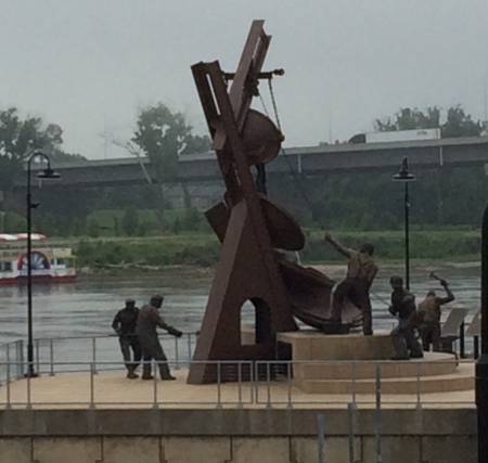 Labor sculpture - Omaha