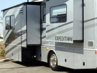 Motorhome with slide-outs